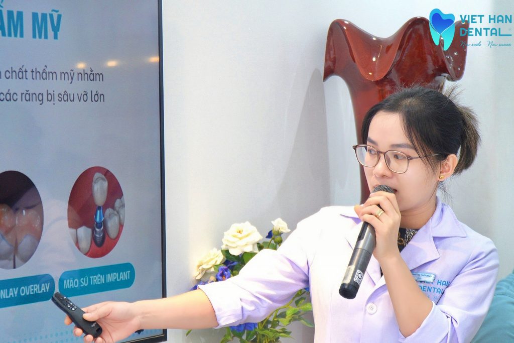 Bác sĩ Nha khoa Việt Hàn chia sẻ về việc làm răng sứ