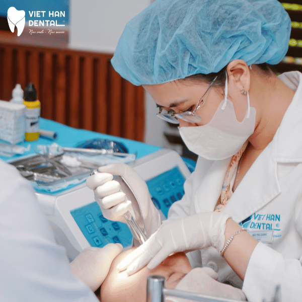 Đội ngũ bác sĩ Nha khoa Việt Hàn chuyên môn cao, nhiều kinh nghiệm trong ngành chỉnh nha