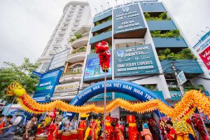 Nha khoa Việt Hàn khia trương không gian điều trị mới