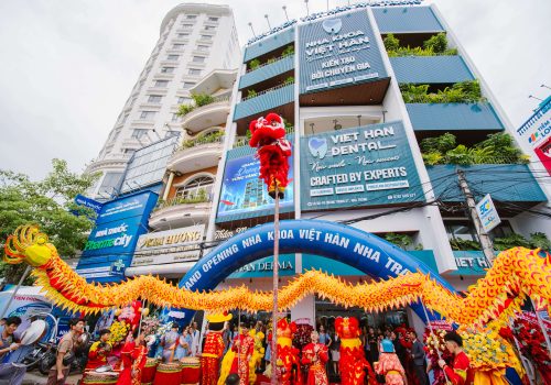 Nha khoa Việt Hàn khia trương không gian điều trị mới